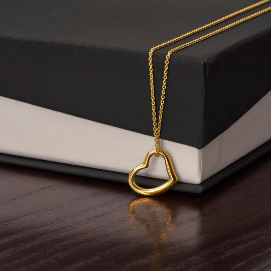 Minimalist Heart Necklace in 18K Gold – Adjustable Chain- Luxury Gift Box Option